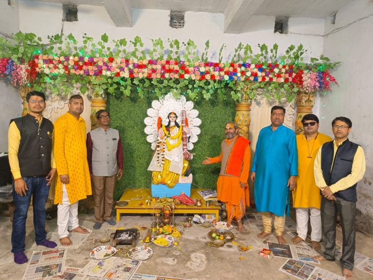 गारूलिया मिल हाई स्कूल (एच.एस) में सरस्वती पूजा
