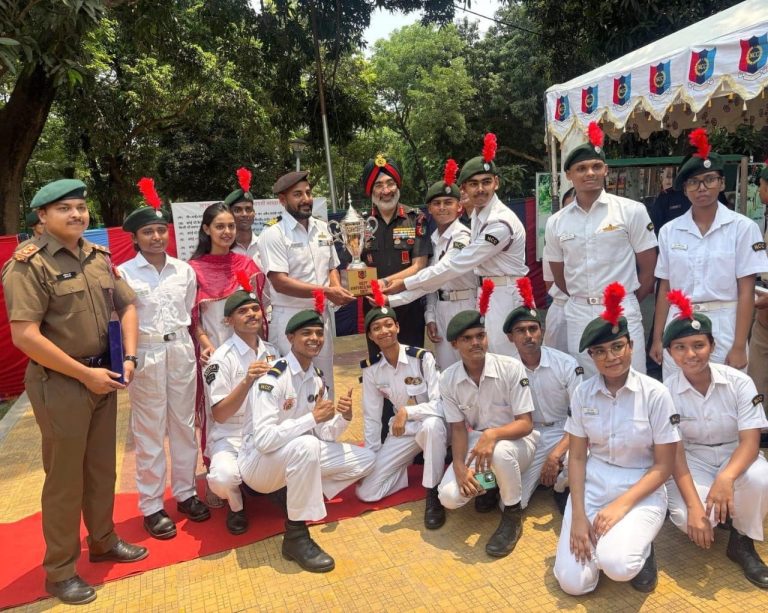 भवानीपुर कॉलेज के एनसीसी कैडेट आदित्य राज को किया गया सम्मानित