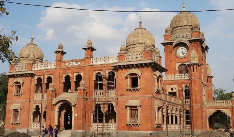 स्वच्छता सर्वेक्षण में इंदौर 8वीं बार बना ‘सबसे स्वच्छ शहर’