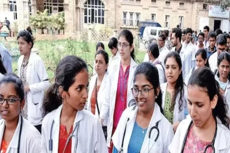 मेडिकल प्रवेशिका परीक्षा पर बेमियादी रोक