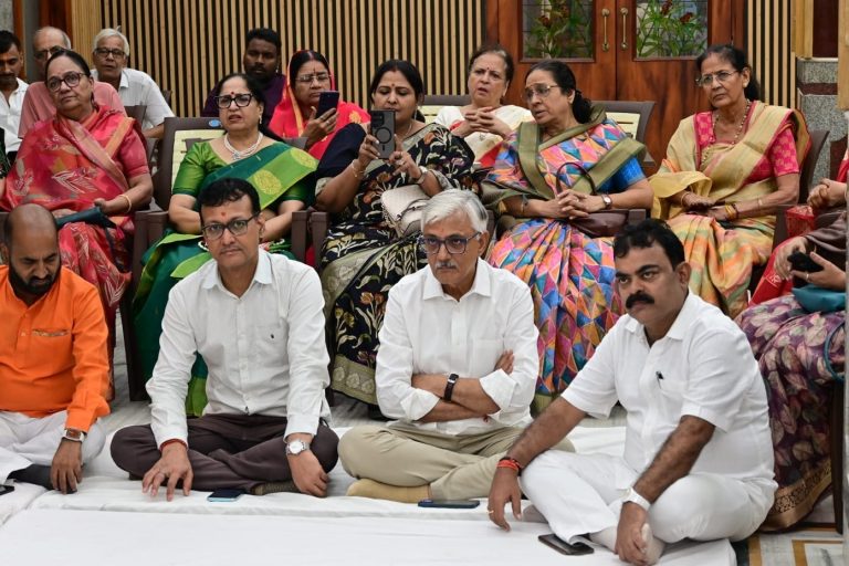 सम्पन्न हुआ संगीतमय दीपावली प्रीति सम्मेलन