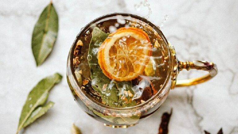 परिवार, समाज और देश और तेजपत्ता सा जीवन