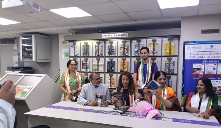 भवानीपुर एडुकेशन सोसाइटी कॉलेज में शोभा डे के साथ संवाद सत्र 