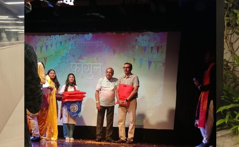 भवानीपुर कॉलेज के गैर शैक्षणिक कर्मचारियों ने मनाई फूलों की फागुन 