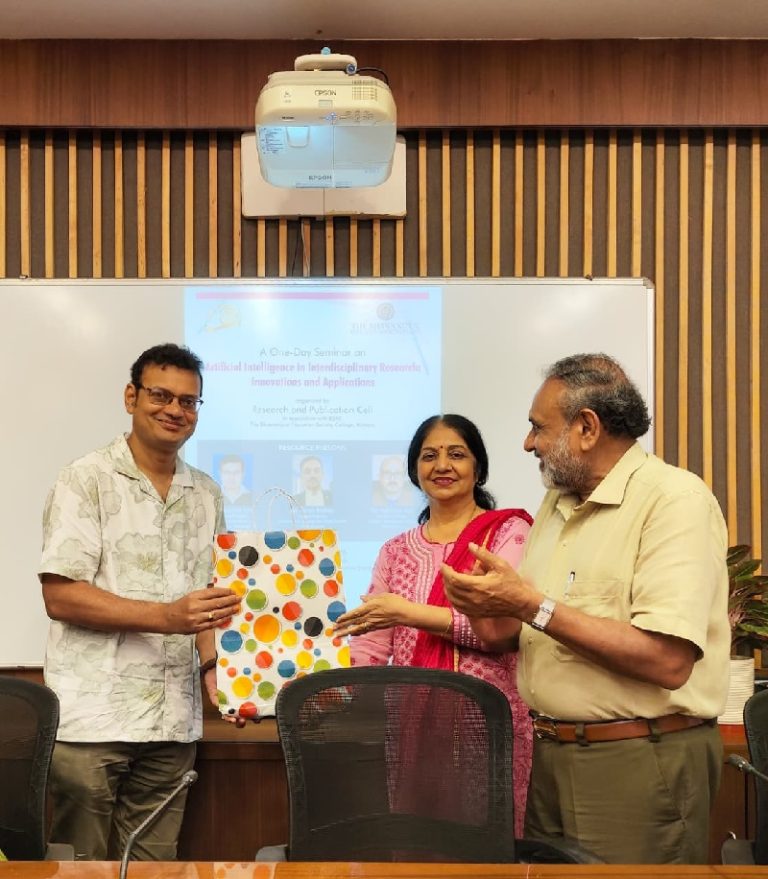 आर्टिफिशल इंटेलिजेंस और शोधपूर्ण विषयों पर  सेमिनार